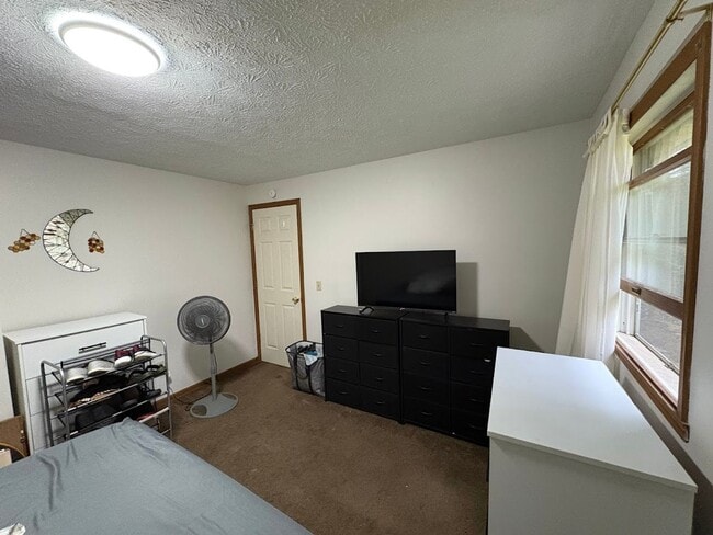 Building Photo - 4646 Castlebar St NW