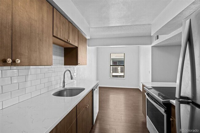 Building Photo - Metro Denver Condo with all the amenities