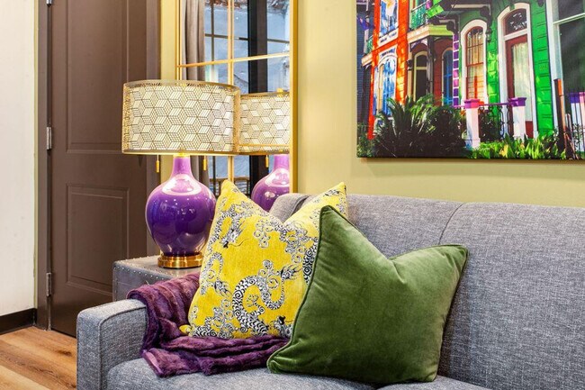 Building Photo - 611 Commerce St