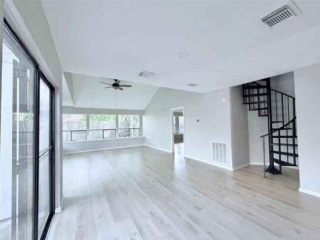 Building Photo - 13535 Gaby Virbo Dr