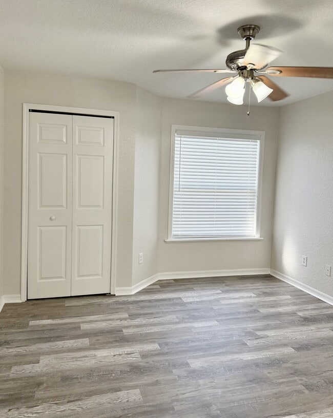 Building Photo - 7511 Seurat St