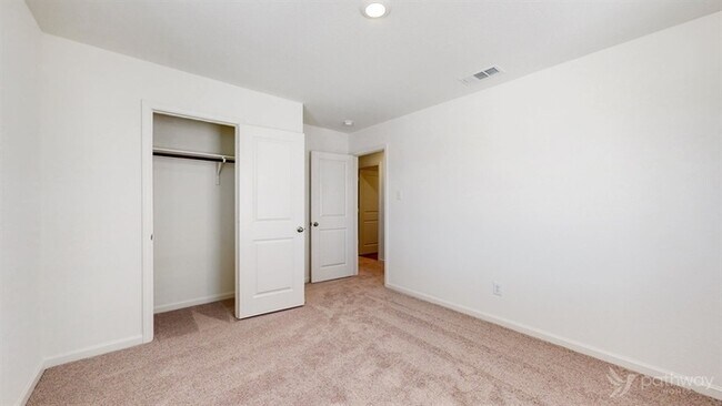 Building Photo - Move-in ready home in Fort Worth!