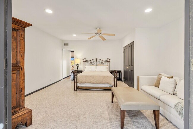 Building Photo - 46310 Shadow Mountain Dr
