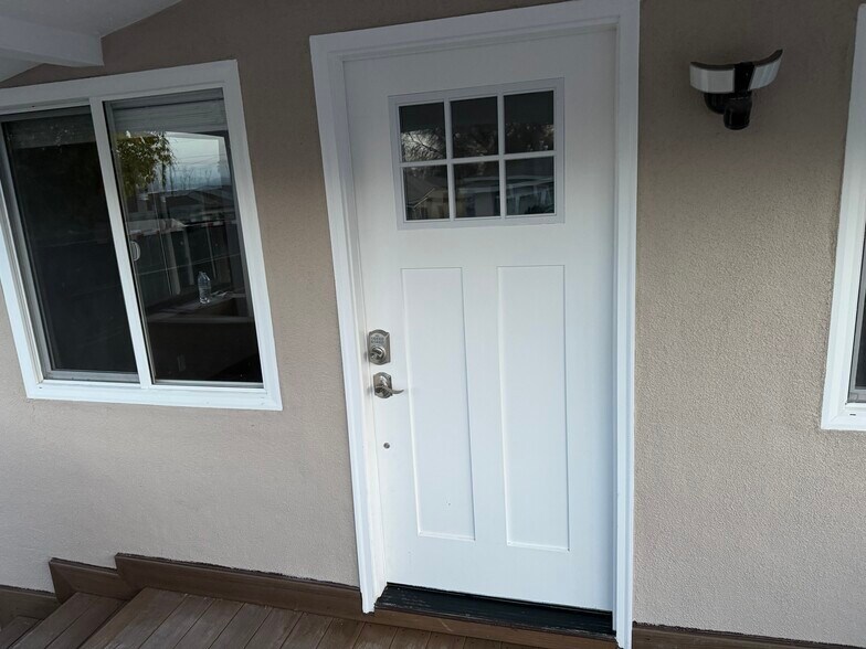 Building Photo - 32952 Urban Ave