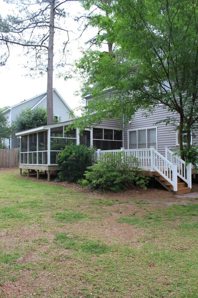 Building Photo - 149 S Marion Dr