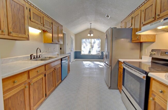 Building Photo - 809 Barrington Dr