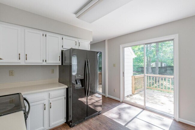 Building Photo - 8915 Castle Point Dr