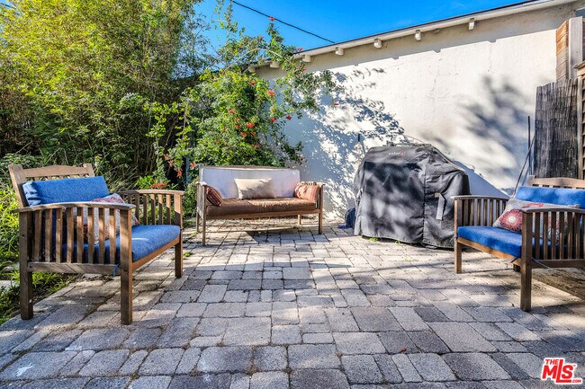 Building Photo - 8207 Stewart Ave