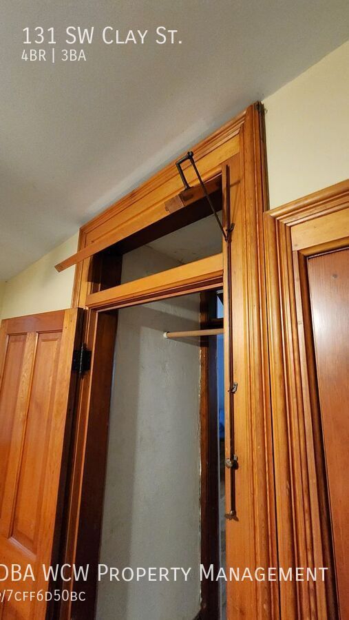 Building Photo - 131 SW Clay St