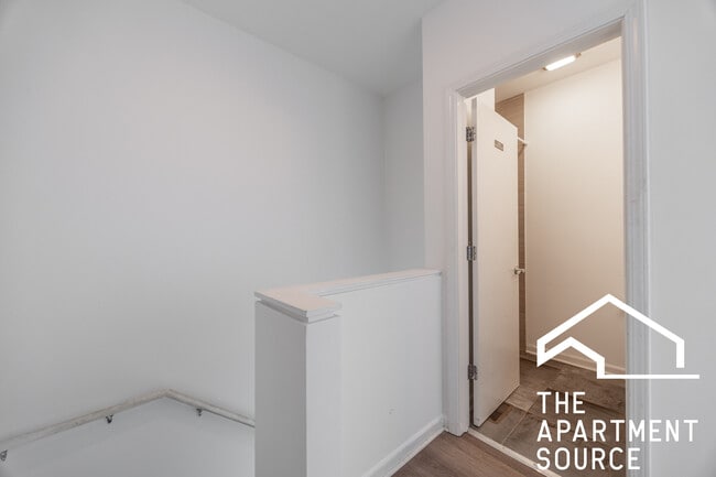 Building Photo - 2700 W North Ave