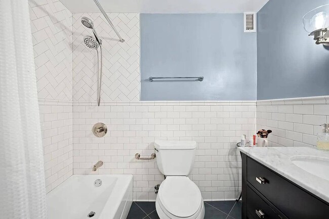 Building Photo - 50 Lexington Ave