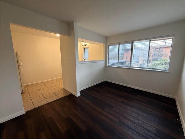 Building Photo - 3304 Red River St