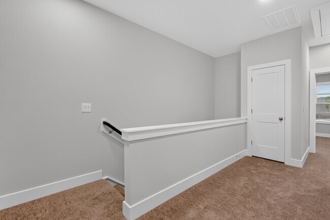 Building Photo - 2405 Adrift Rd