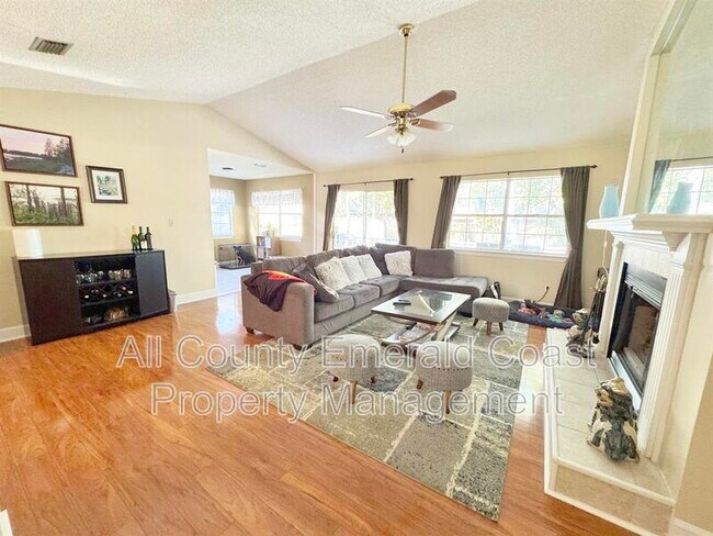 Building Photo - 1126 Bay Ct