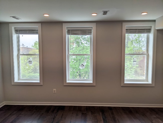 Building Photo - 1932 4th St NE