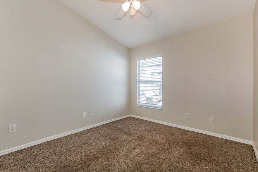 Building Photo - 1022 Harvest Moon Dr