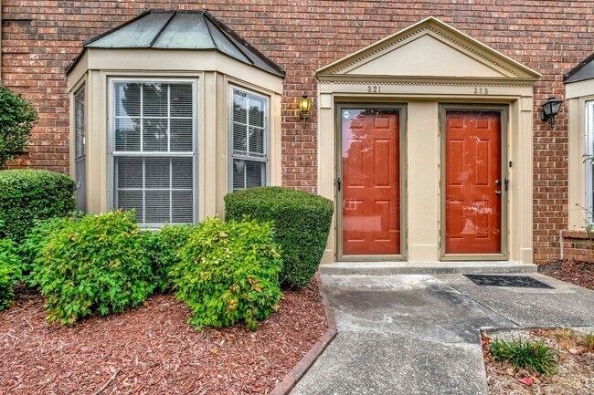 Building Photo - 321 Lakebrink Dr