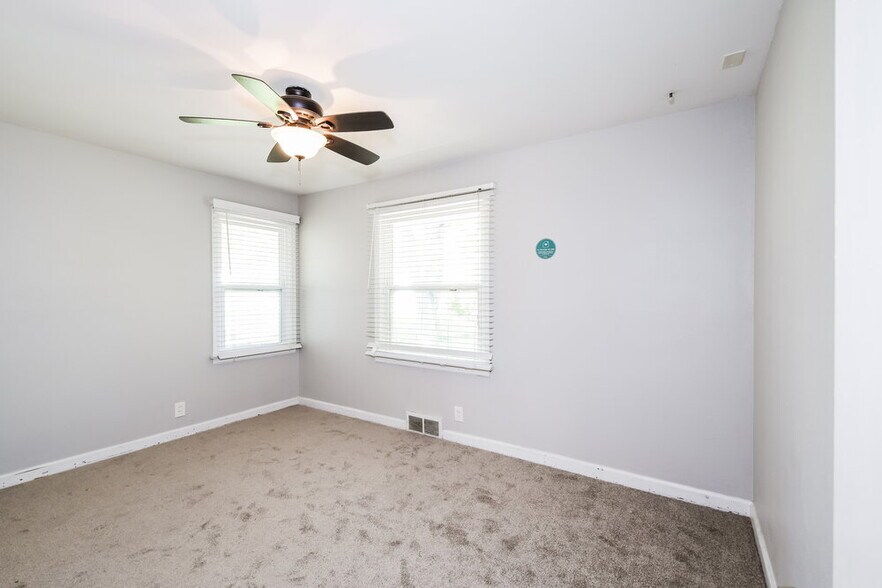 Building Photo - 1413 Corinth Dr