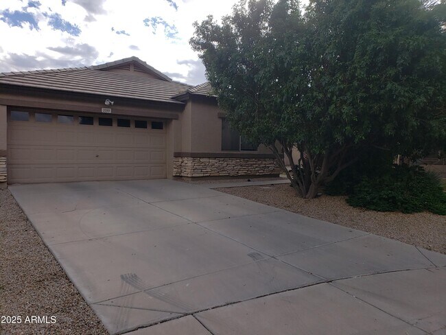 Primary Photo - 2099 S Peppertree Dr