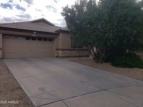 Building Photo - 2099 S Peppertree Dr