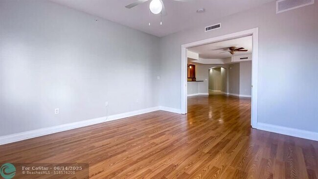 Building Photo - 4241 N Ocean Blvd