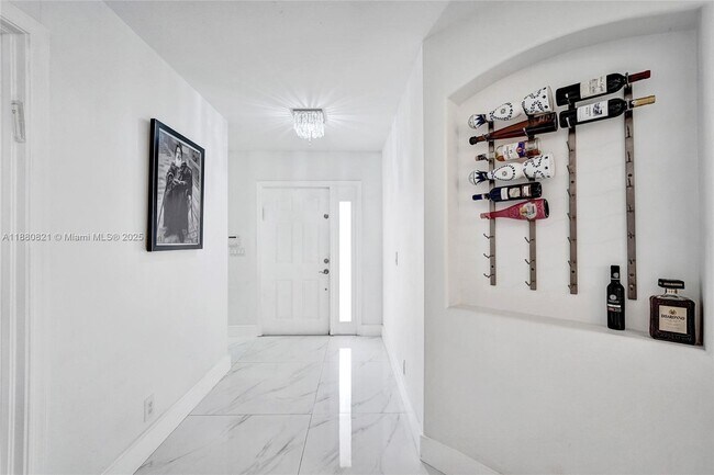 Building Photo - 4955 SW 33rd Ave