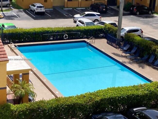 Building Photo - 14951 SW 82nd Ln