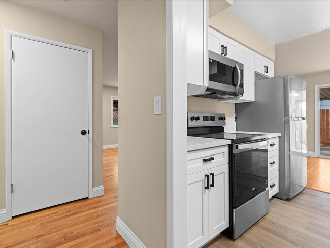 Building Photo - 2495 Holman Way