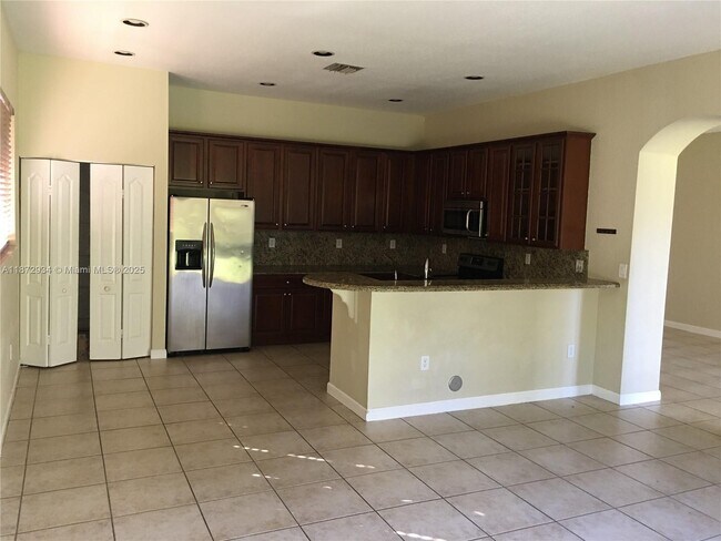 Building Photo - 16637 SW 52nd St
