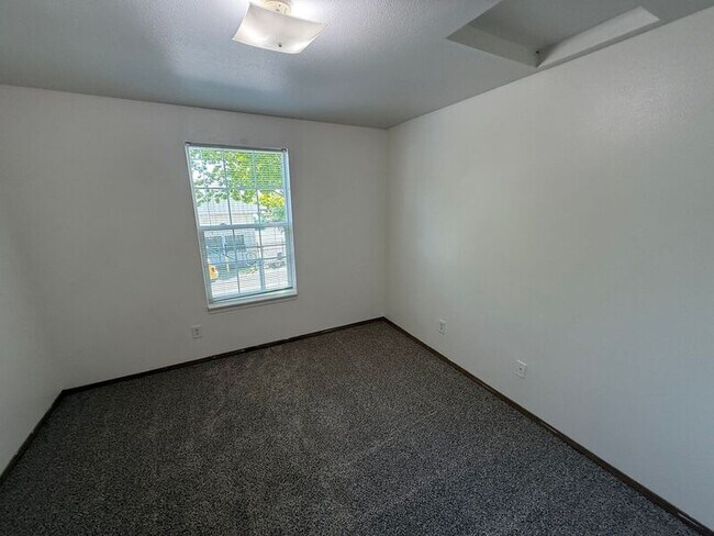 Building Photo - 4055 Denver Ave NE