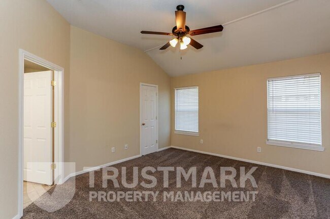 Building Photo - 4300 Capri Dr