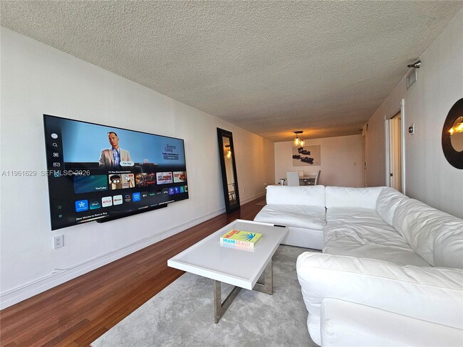 Building Photo - 3200 Collins Ave