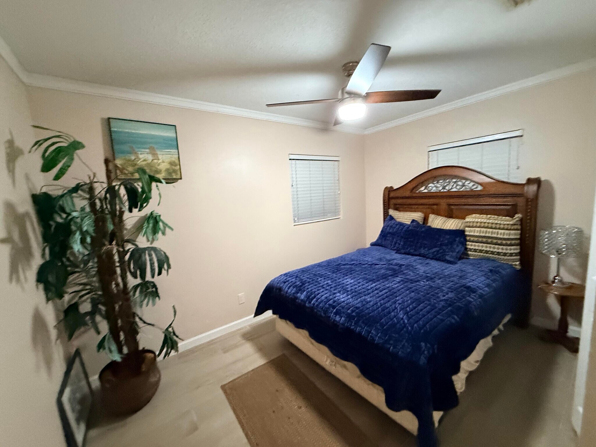 Building Photo - 4208 W La Salle St