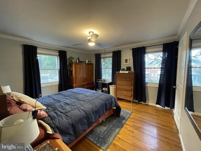 Building Photo - 2221 Arlington Terrace