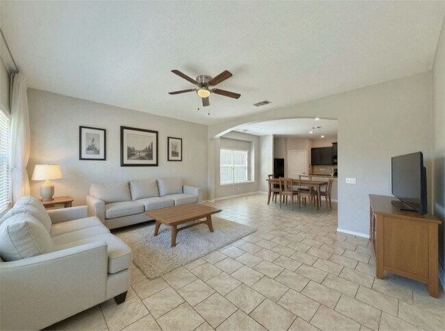 Building Photo - Northeast Crossing Neighborhood. Close to ...