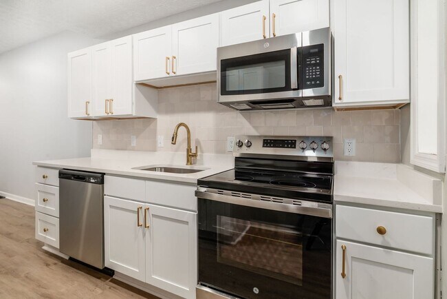 Building Photo - Available Now!!! Newly Renovated Merion Vi...