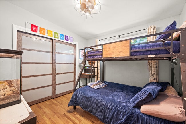 Building Photo - 1542 Fieldcrest Ln