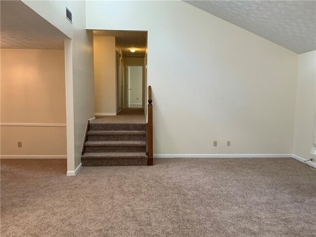 Building Photo - 4167 Oak Ferry Dr NE