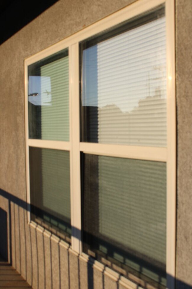 Building Photo - Laurel Villas Condominiums Available NOW t...