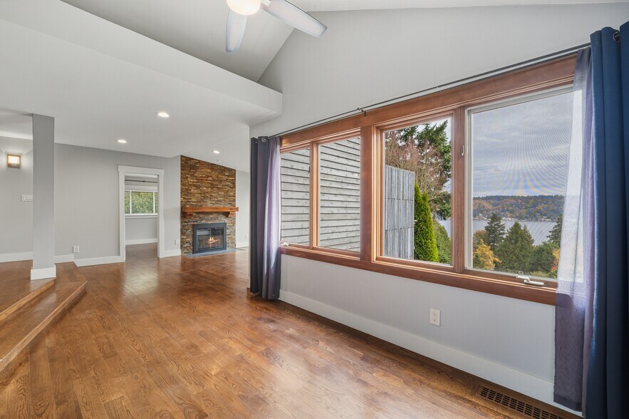 Building Photo - 12346 Sand Point Way NE