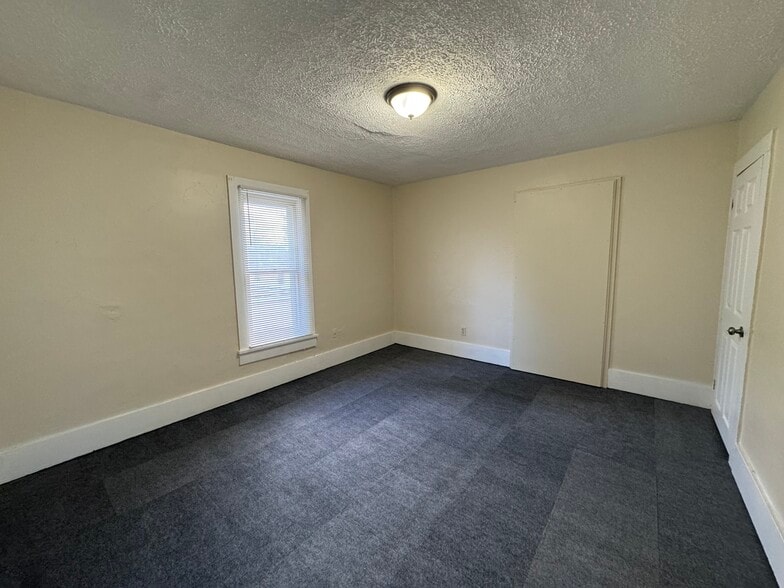 Building Photo - 1380 Garfield Ave SW