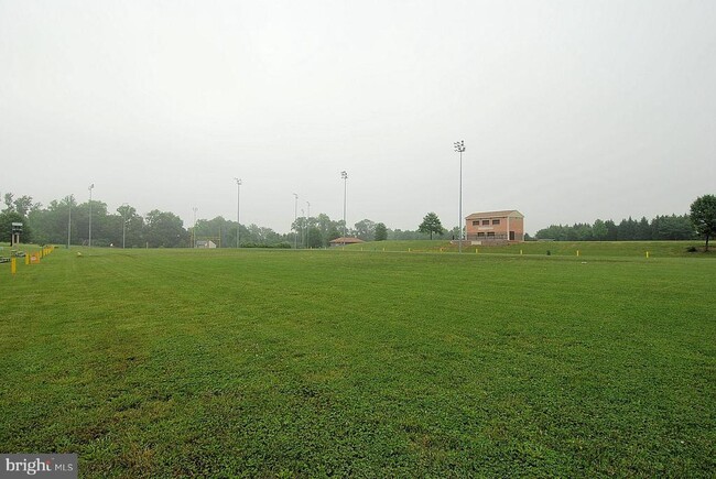 Building Photo - 705 Pine Drift Dr