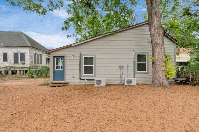 Primary Photo - 211 Stiles St