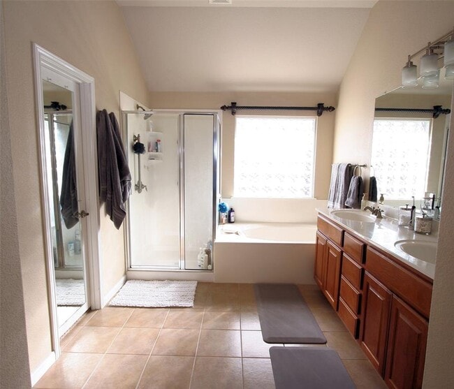 Building Photo - 1808 Harvest Bend Ln