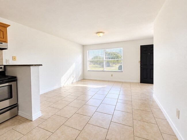 Building Photo - 4772 Walden Cir