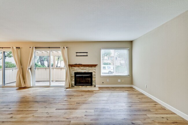 Building Photo - Welcome Home!!! - Modern and Spacious Gem!...