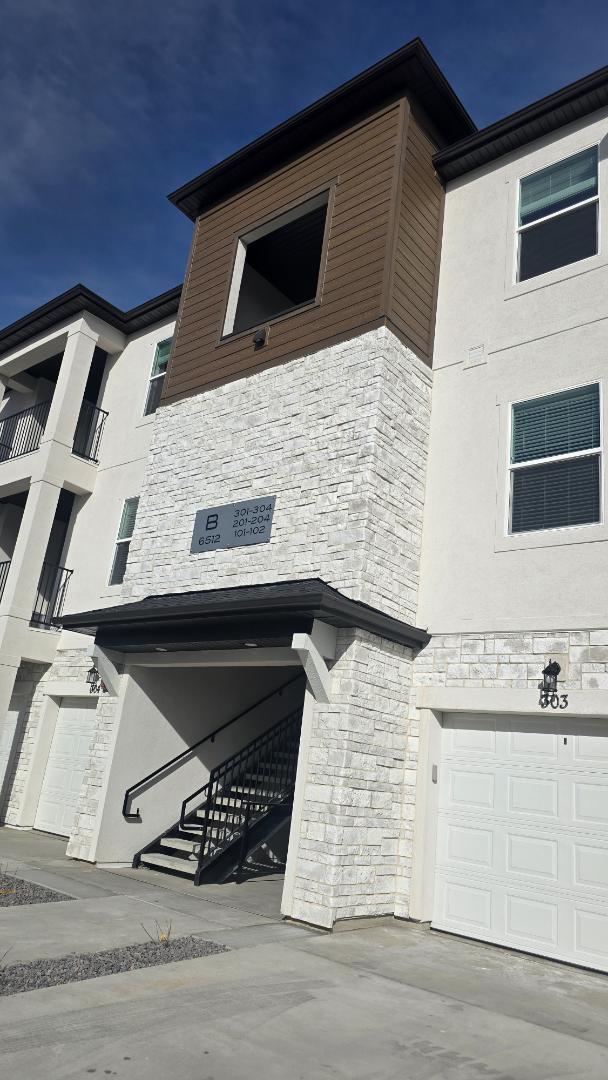 Building Photo - 6512 Skyline Lp Ln