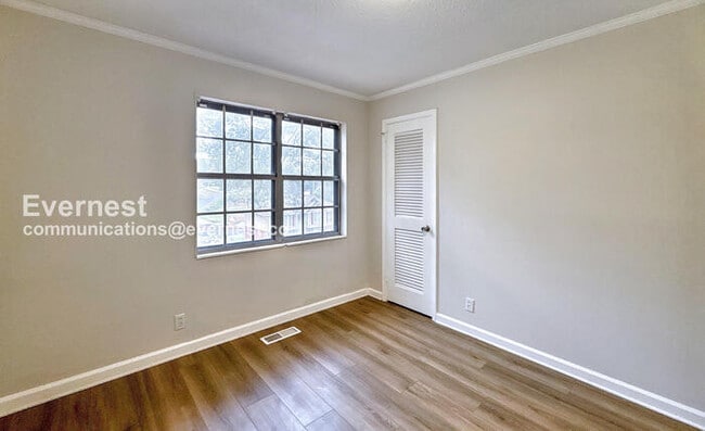 Building Photo - 434 Hillside Rd