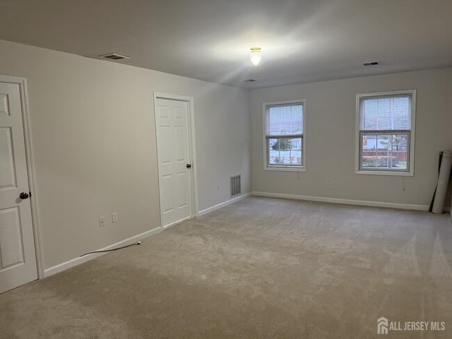 Building Photo - 555 Georges Rd