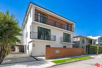Building Photo - 6212 Banner Ave